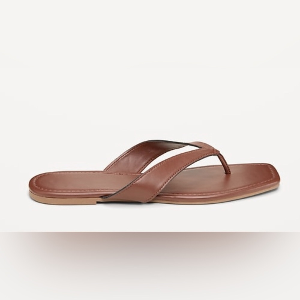 NEW…Old Navy Faux Leather Flip Flop Sandals - Picture 3 of 5